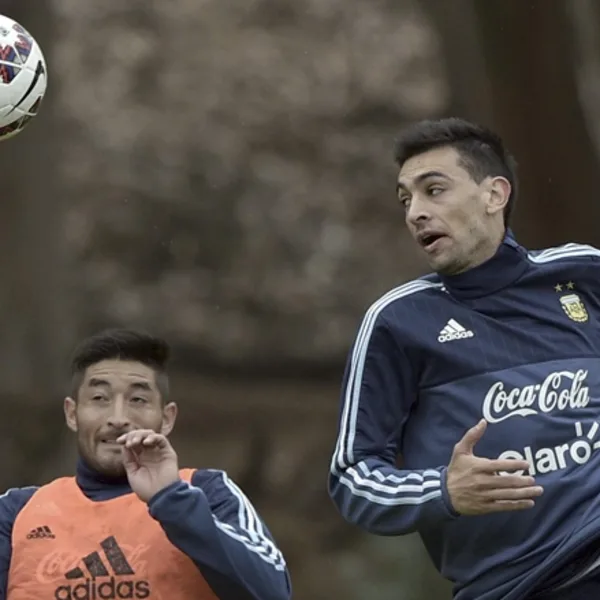 ¿Le creés? Pastore twitteó en contra de la Selección por accidente