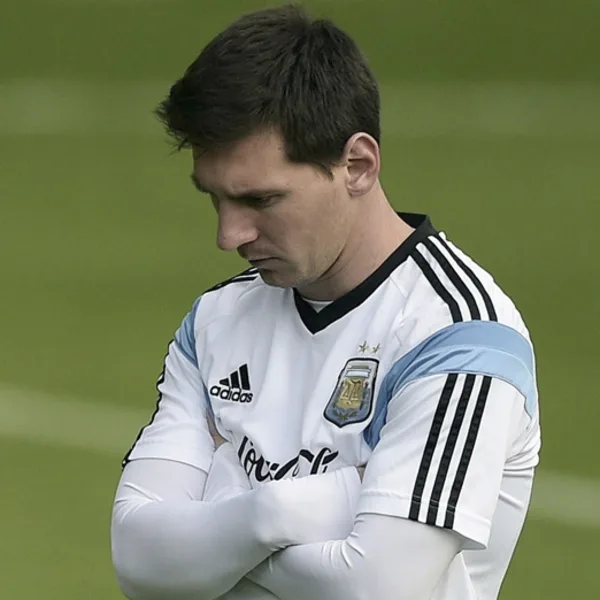 Messi en el blanco: entre las críticas de Gatti y los elogios de Andújar