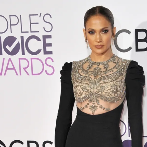 El ex beisbolista Alex Rodríguez confirmó su romance con Jennifer López