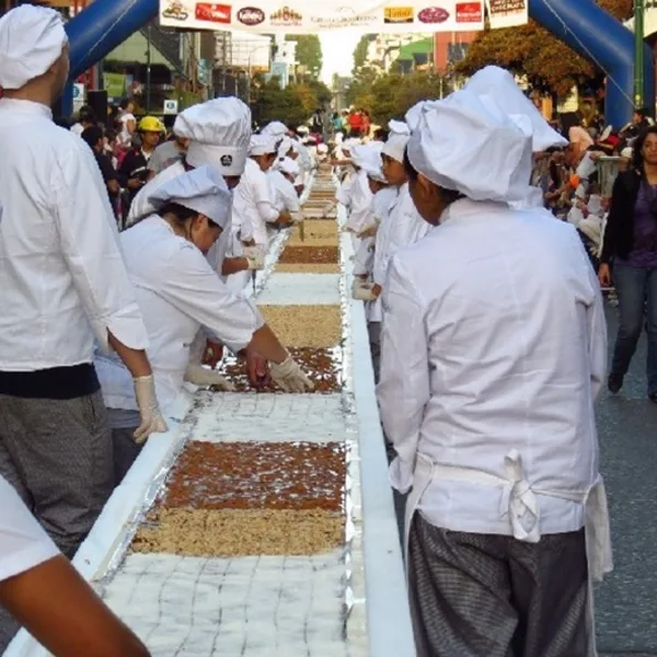 Bariloche presentó la barra de chocolate más larga del mundo