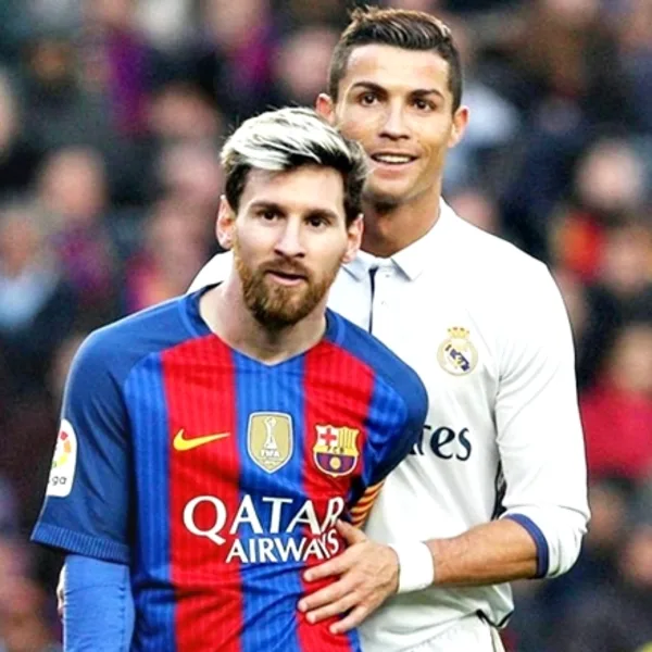 Messi y Cristiano, a los besos en Barcelona
