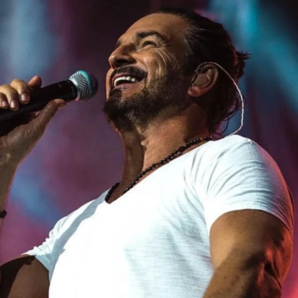Éxito total: Ricardo Arjona arrasa con su nuevo disco