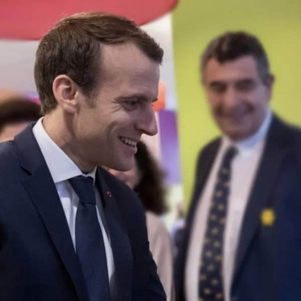 Emmanuel Macron retó a un estudiante que lo llamó "Manu": "A mí me llamas señor presidente"