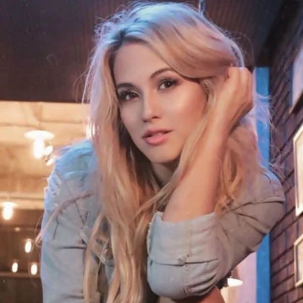 Flor Vigna y tres looks ideales para salir en Invierno