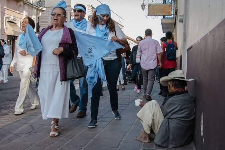Mujeres marchando en contra del aborto legal | Foto: Twitter