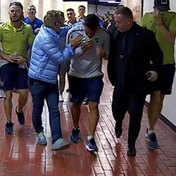 "Hay jugadores cortados y heridos", denunció un dirigente de Boca
