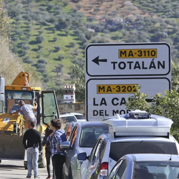 Málaga: un nene se cayó en un pozo y siguen trabajando en su rescate