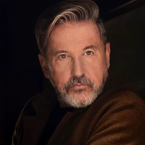 Los divertidos memes con los que Ricardo Montaner anticipa su show