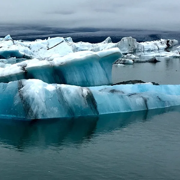 Roban 30 mil litros de agua de iceberg que eran para hacer vodka