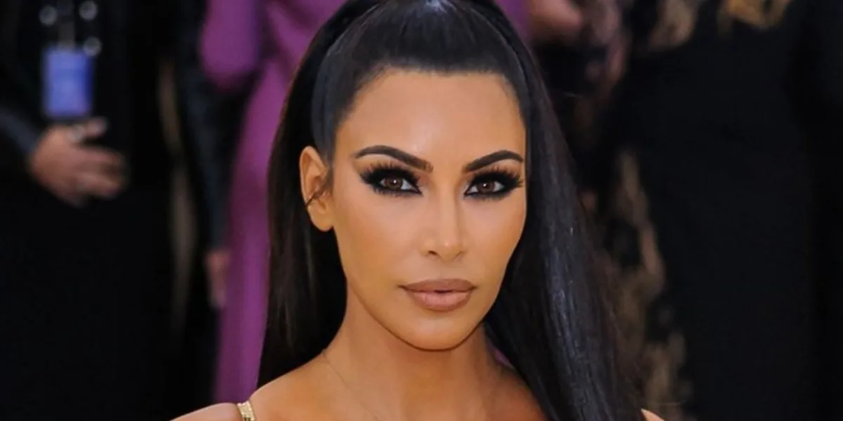 Kim Carda Kim Kardashian publicó una foto con su rostro afectado por la psoriasis ...