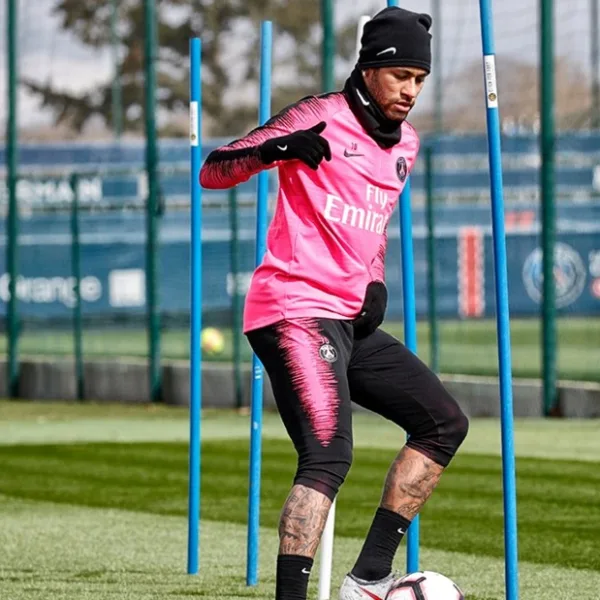 Neymar Jr volvió a los entrenamientos en PSG con un nuevo desafío viral