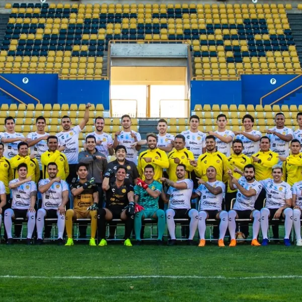 Dorados presentó una nueva camiseta "argentina" en honor a Diego Maradona