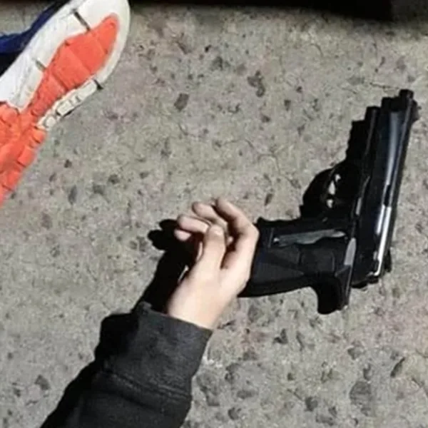 Gendarme mató a un ladrón que intentó robarle el auto con un arma de juguete
