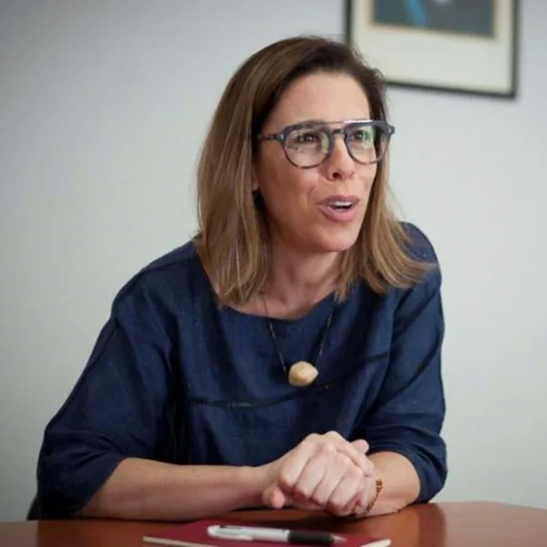 Denuncian a Laura Alonso por no investigar a funcionarios del Gobierno