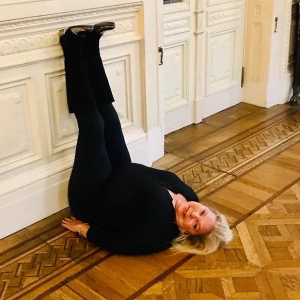 Otro chiste de Carrió: "Tirada por los golpes del kirchnerismo"