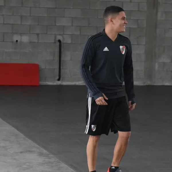 Juan Fernando Quintero estuvo presente en el entrenamiento de River