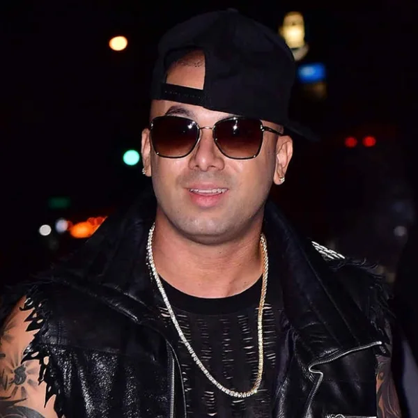 La terrible caída de Wisin en pleno show