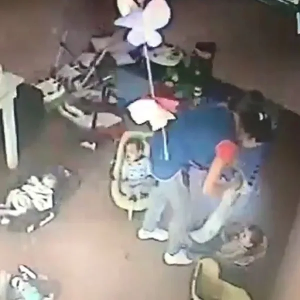 Video: Maltrato a una beba de cuatro meses en una guardería de La Plata