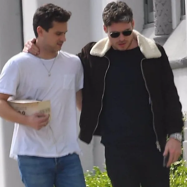 ¿Nació el amor entre Richard Madden y Brandon Flynn?
