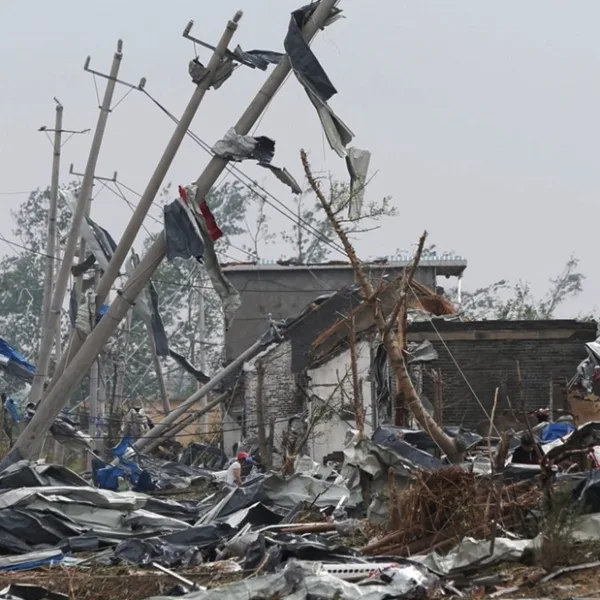 Seis muertos y 190 heridos en China por un poderoso tornado