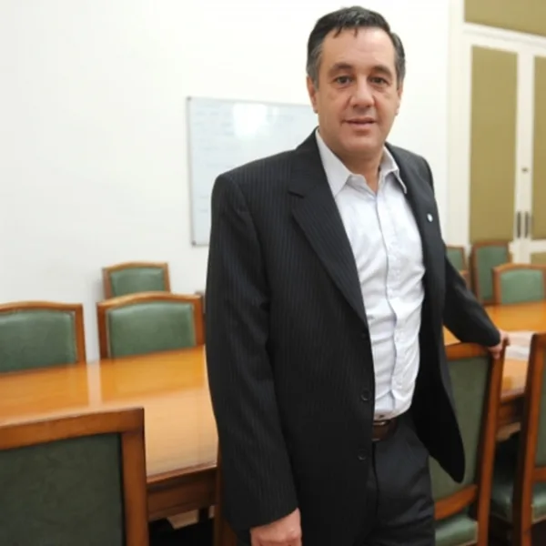 Alejandro Finocchiaro: “No se puede comparar una fuerza de seguridad con el sistema educativo”