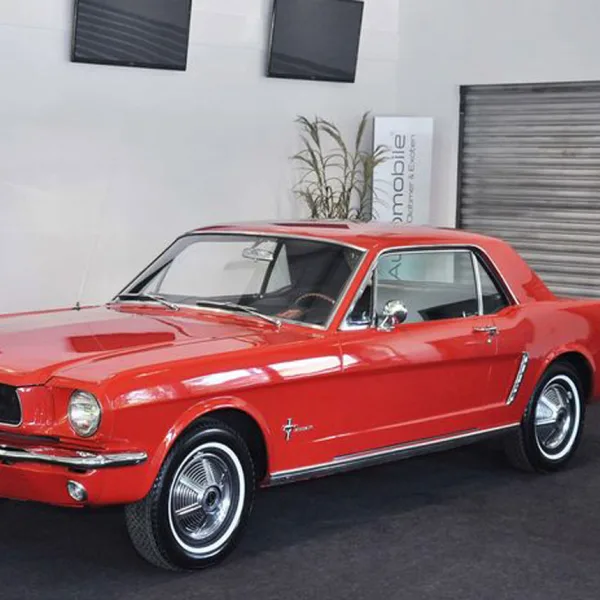 Subastan un Ford Mustang que perteneció a "Rocky"