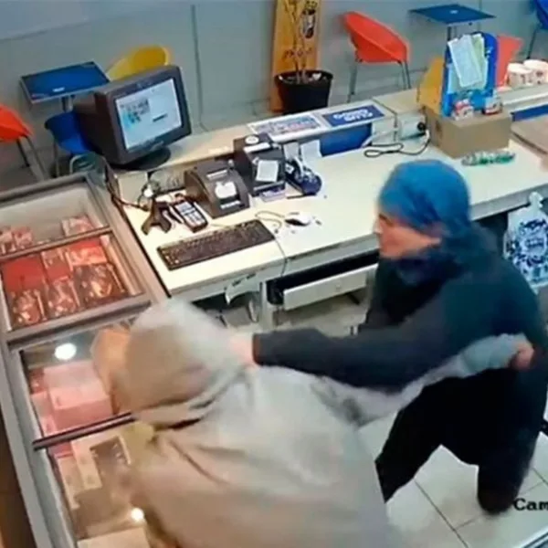 A las trompadas: así se resistió a un robo un heladero de Mar del Plata