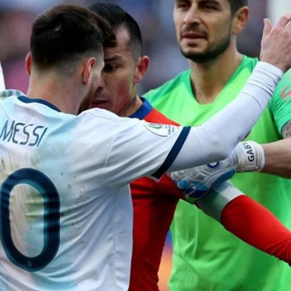 Conmebol dio a conocer la sanción a Gary Medel por el cruce con Lionel Messi