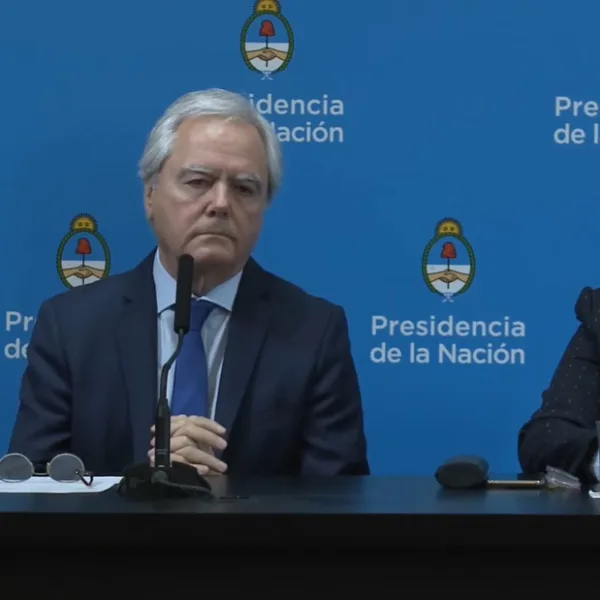 El gobierno amenazó con aplicar la Ley Penal Cambiaria a los que compren más de diez mil dólares por mes