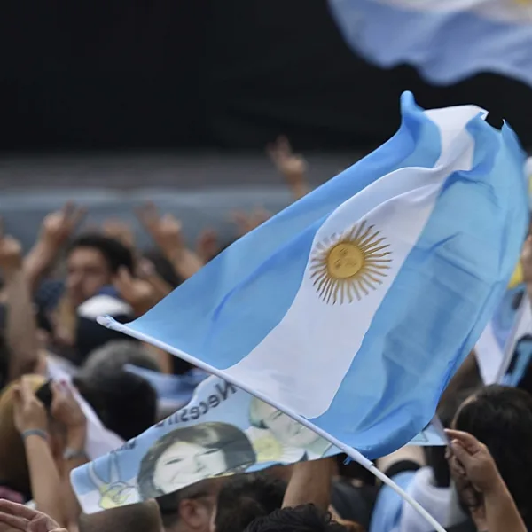 Así se festejó el triunfo en el búnker del Frente de Todos