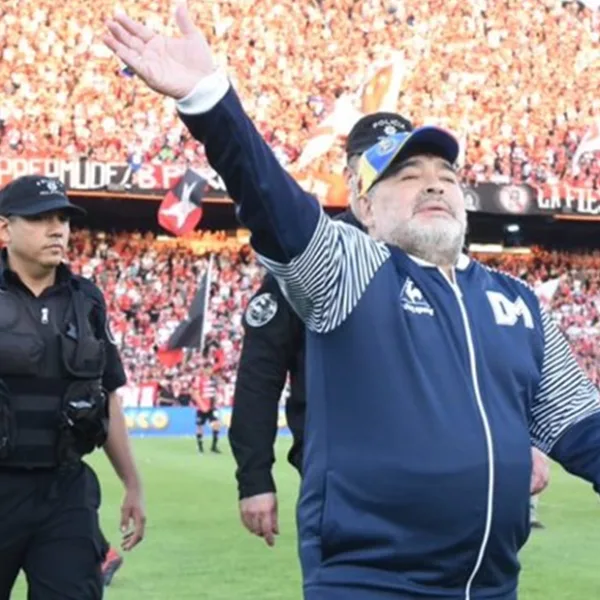 Newells le realizó un emotivo homenaje a Maradona