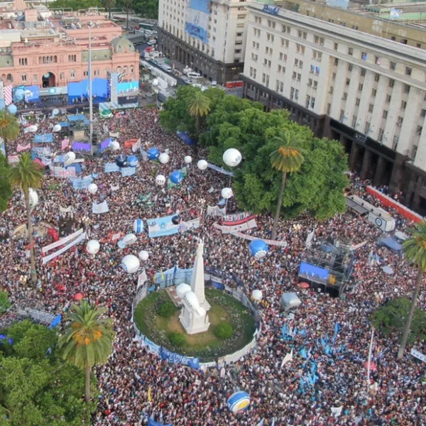 Festival Popular en Plaza de Mayo por la asunción presidencial | Filo News