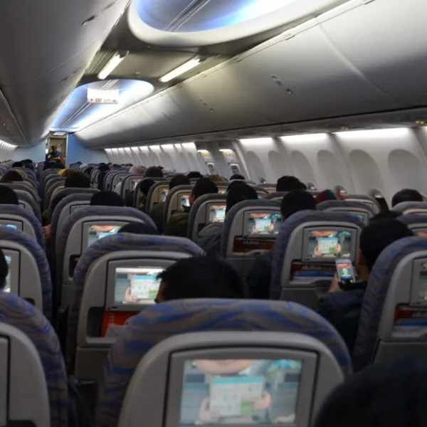 Aerolíneas cancelan sus vuelos a China por el coronavirus