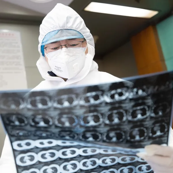 Un bebé de apenas 30 horas de vida: el portador de coronavirus más joven