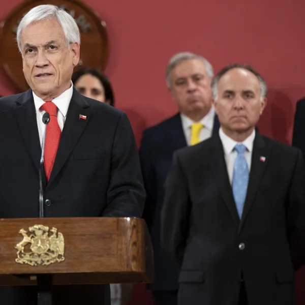 Piñera promulgó la “Ley Gabriela” y culpó a las mujeres por sufrir abusos