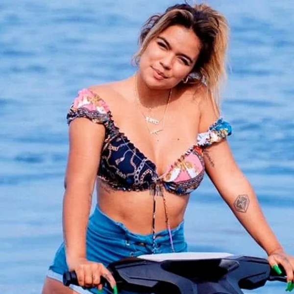 La impactante caída de Karol G