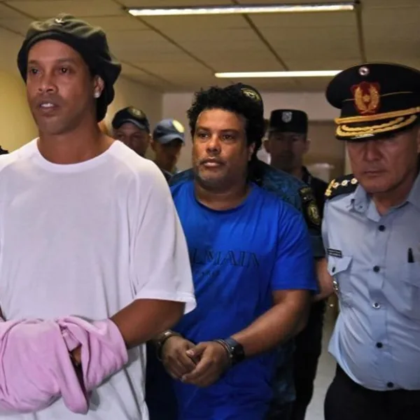 Analizan eliminar a Ronaldinho del FIFA 20 por estar preso en Paraguay
