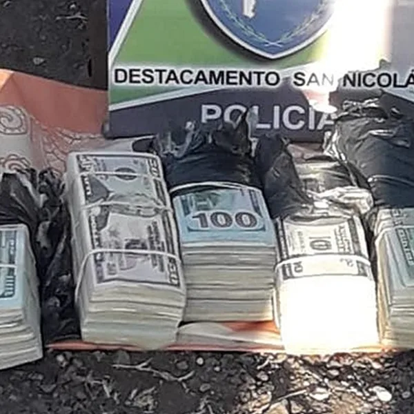 Detuvieron a un DJ que llevaba en su auto casi 300 mil dólares en efectivo