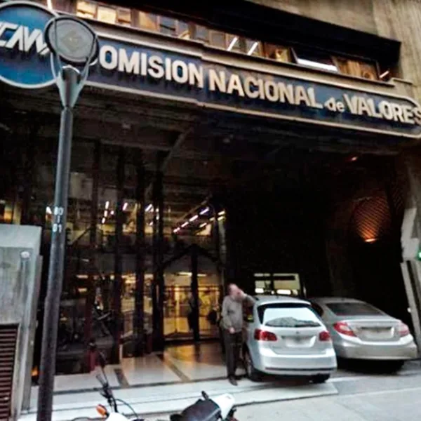 La CNV añade más regulaciones al dólar contado con liquidación