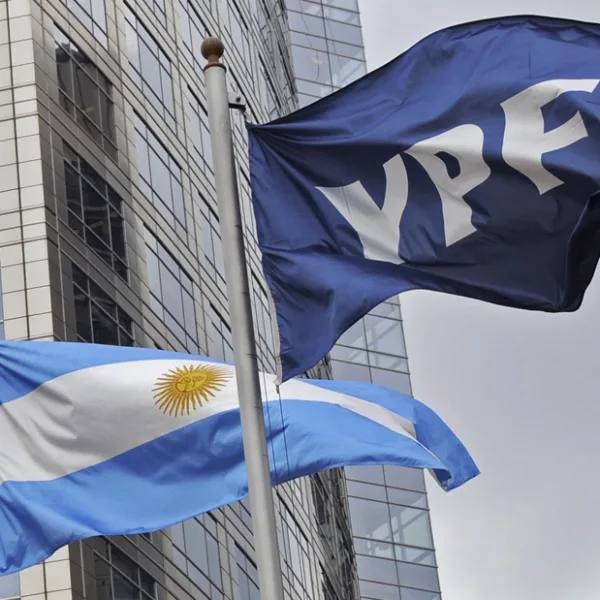 21 detenidos por el robo de petróleo a oleoductos de YPF