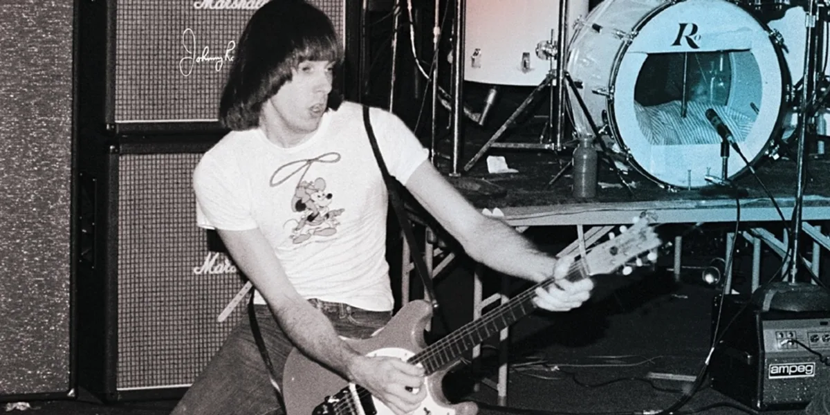 Se cumplen 16 años de la muerte de Johnny Ramone | Filo News