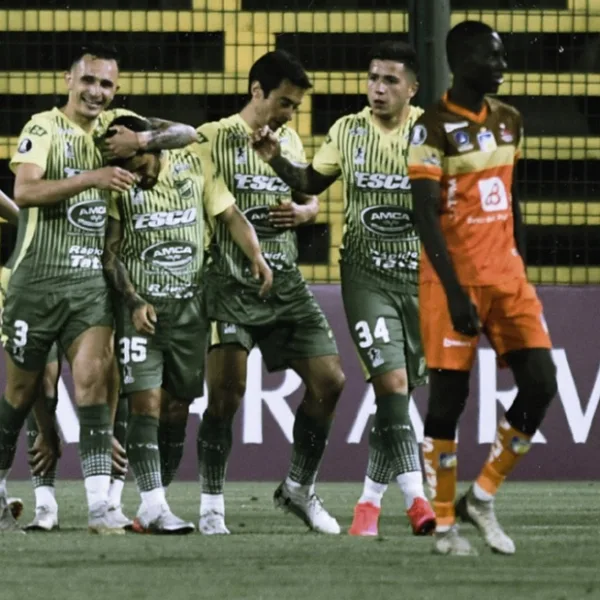 Defensa y Justicia goleó 3 a 0 a Delfin en su primer triunfo en Copa Libertadores