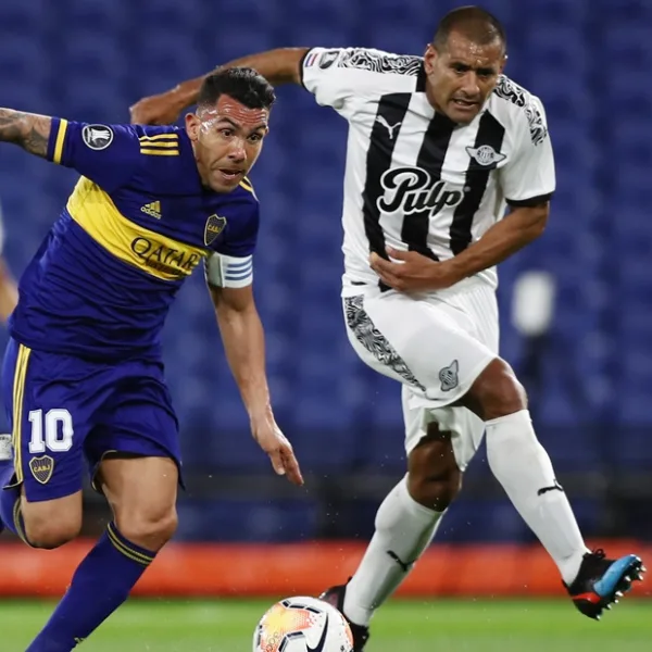 Boca empató 0 a 0 ante Libertad y aseguró un boleto a octavos de final