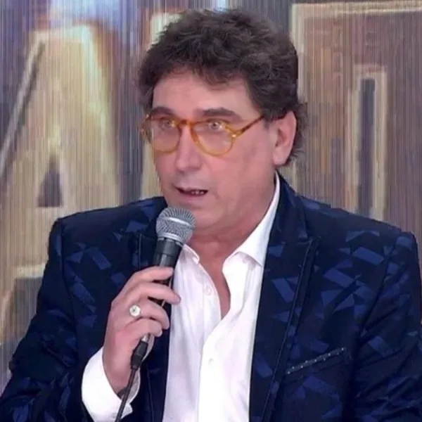 Oscar Mediavilla chocó mientras se dirigía al Cantando 2020