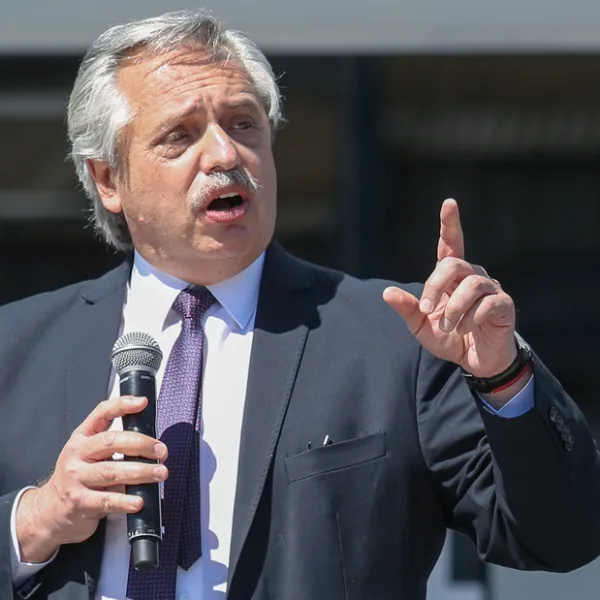 Alberto Fernández: "¿Qué era más importante: preservar el trabajo o comprar 200 dólares?"
