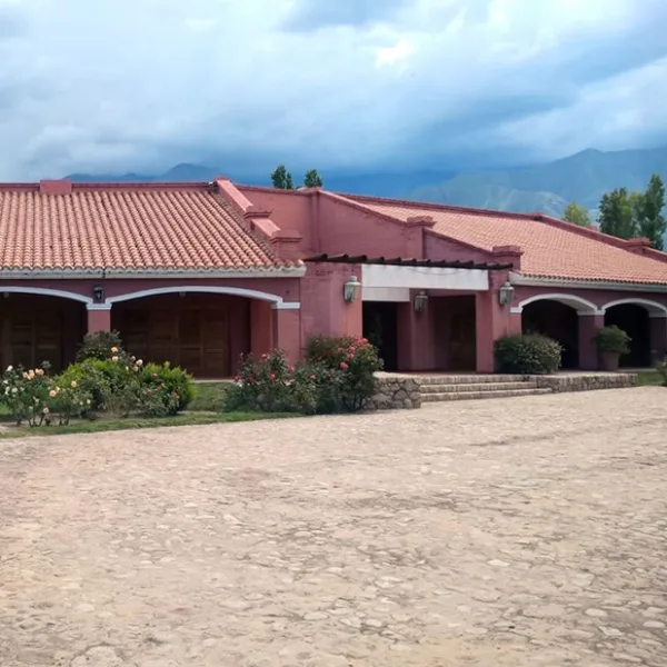 Habilitan las visitas guiadas en la residencia de Carlos Menem en La Rioja