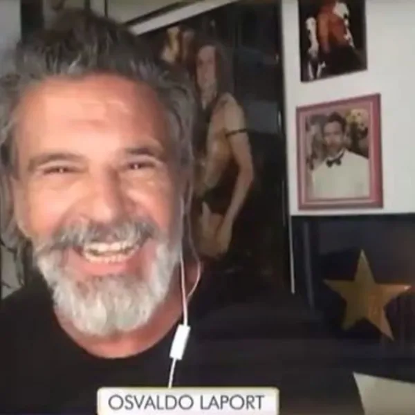 Osvaldo Laport y un desnudo total en teatro que desató una anécdota increíble