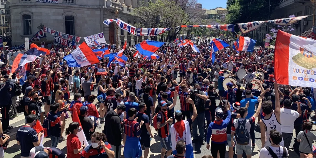 Hinchas de San Lorenzo marchan por la construcción del estadio en Boedo ...