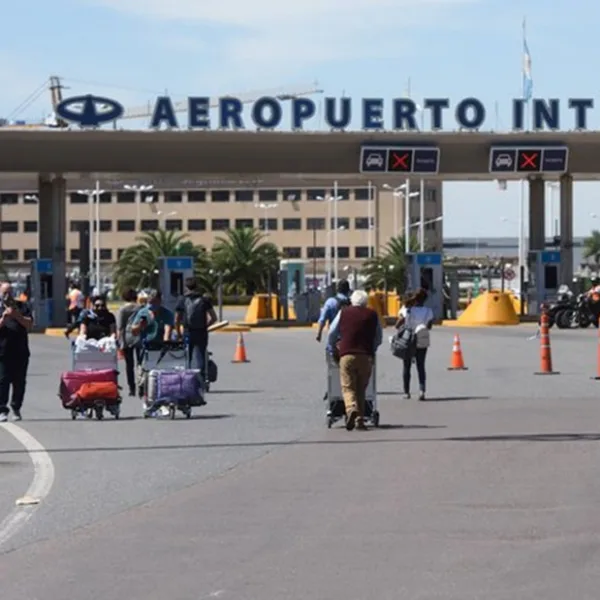Desde este martes hacen el test de saliva en el aeropuerto de Ezeiza