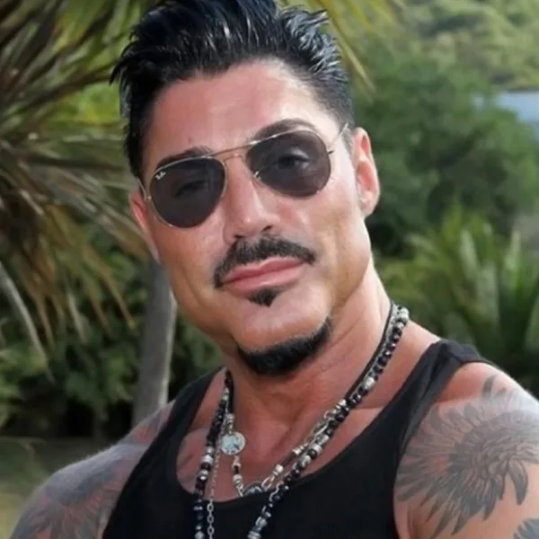 Buscan a la primera novia de Ricardo Fort para la serie que contará su vida